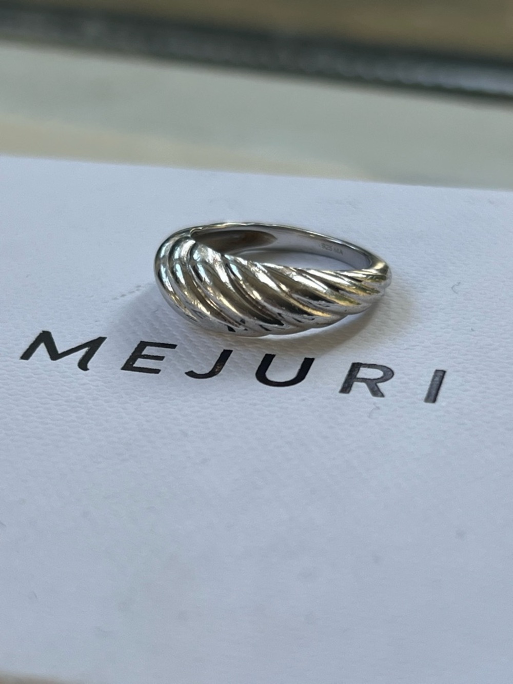 Mejuri Silver Croissant Ring - Picture 3 of 5